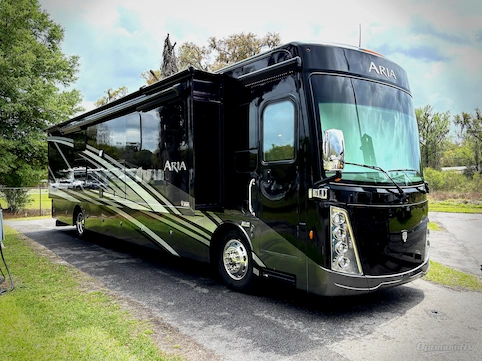 Used 2023 Thor Aria 4000 Featured Photo
