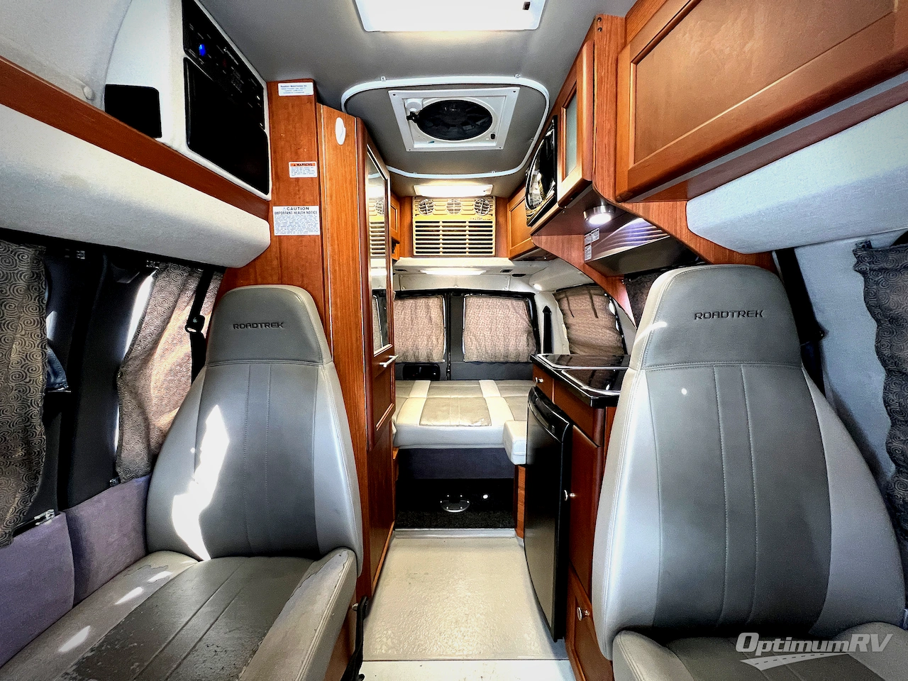 2016 Roadtrek Versatile 170 Photo 8