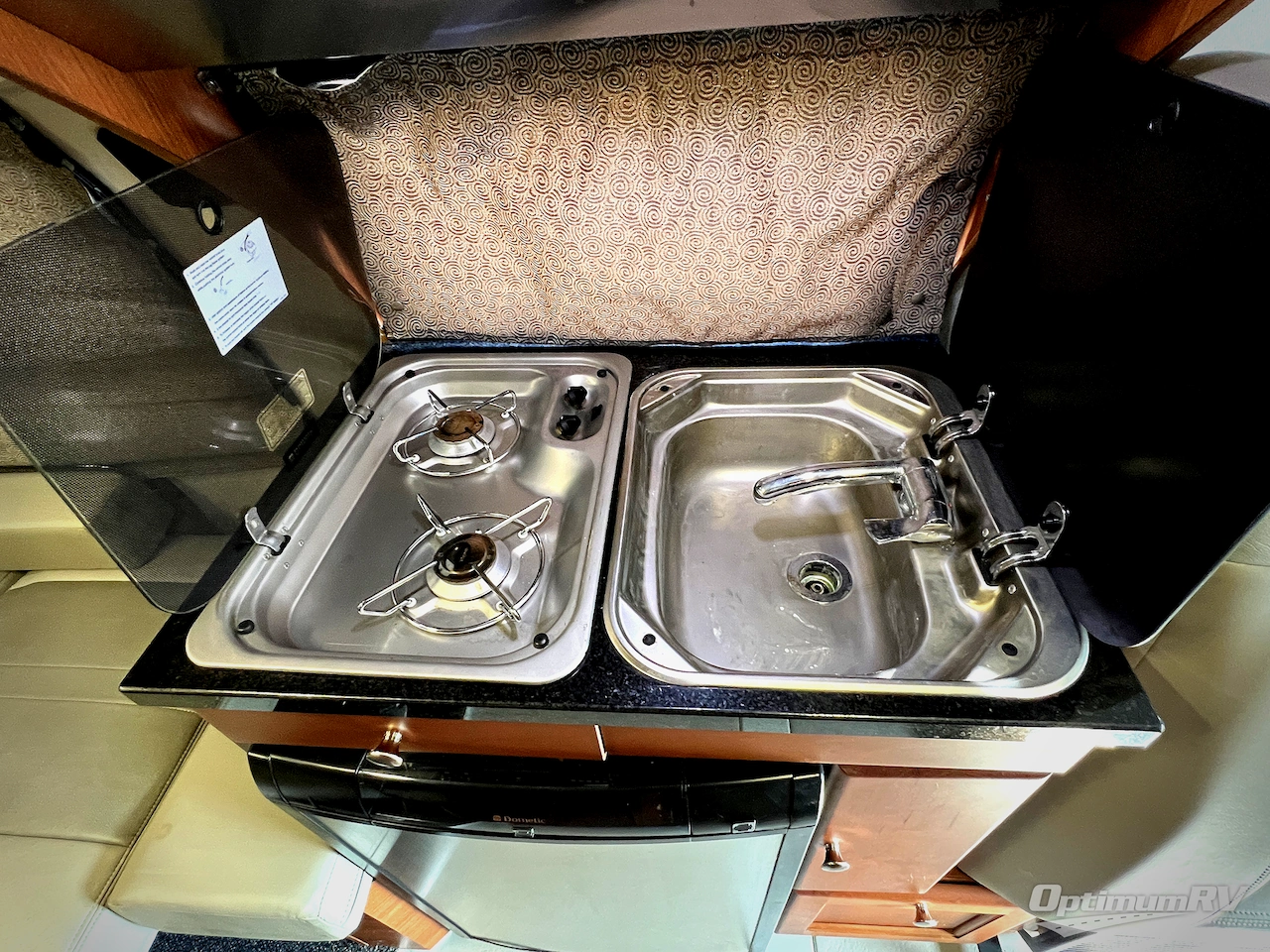 2016 Roadtrek Versatile 170 Photo 12