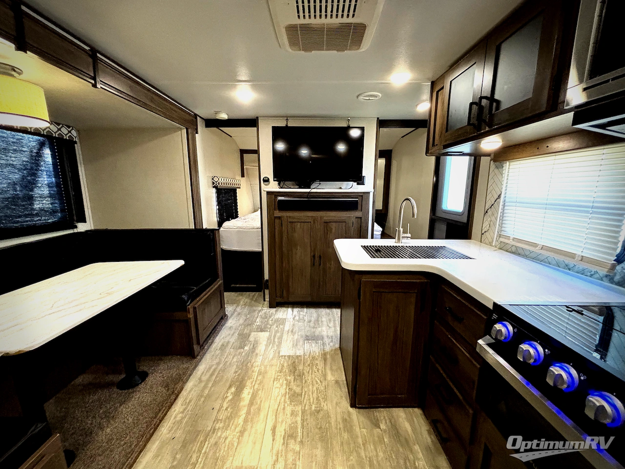 2021 Prime Time Tracer 24DBS Photo 5