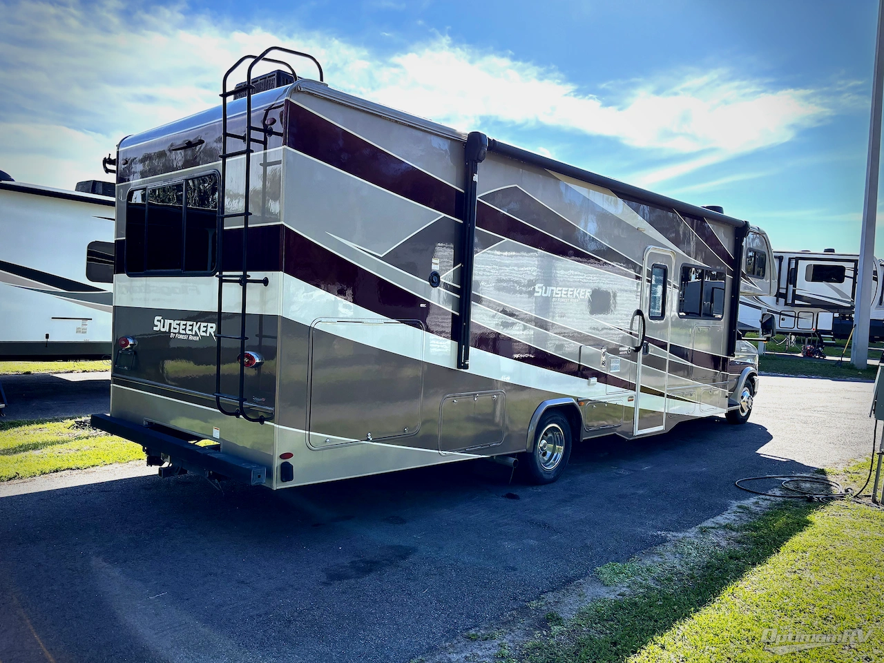 2019 Forest River Sunseeker 3050S Ford Photo 2