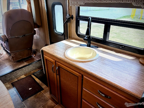 2017 Thor Vegas 25.3 RV Photo 3
