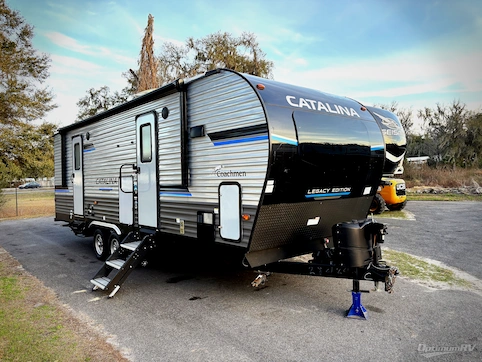 Used 2023 Coachmen Catalina Legacy 263FKDS Featured Photo