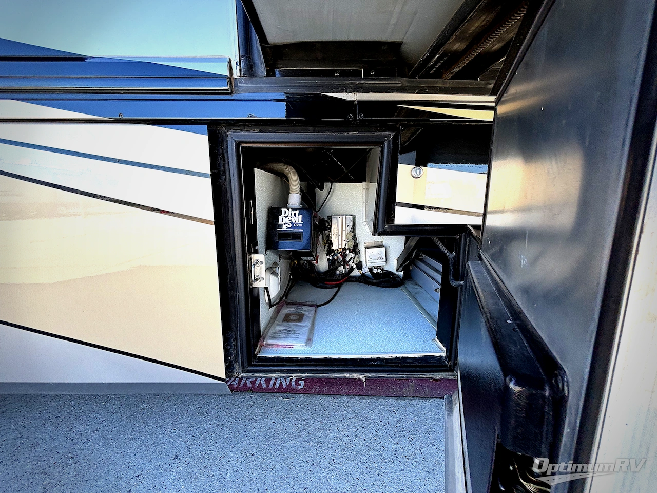 2014 American Coach American Revolution 42T Photo 26