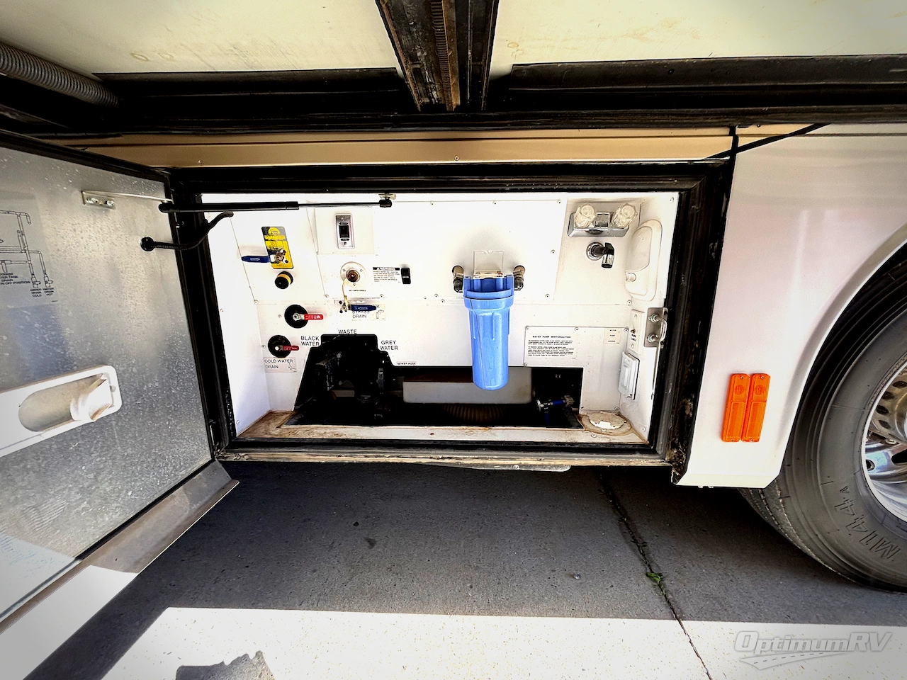 2014 American Coach American Revolution 42T Photo 30