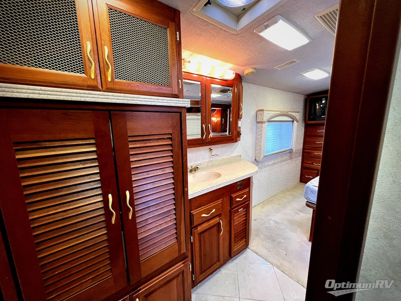 2001 American Coach American Eagle 40EQS Photo 43