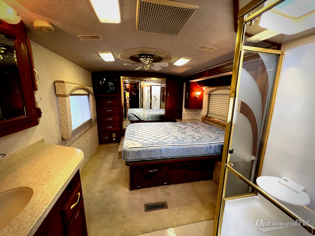 2001 American Coach American Eagle 40EQS Photo 44