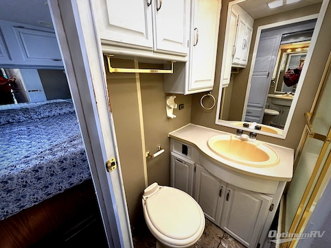 2000 Itasca Suncruiser 32V RV Photo 4