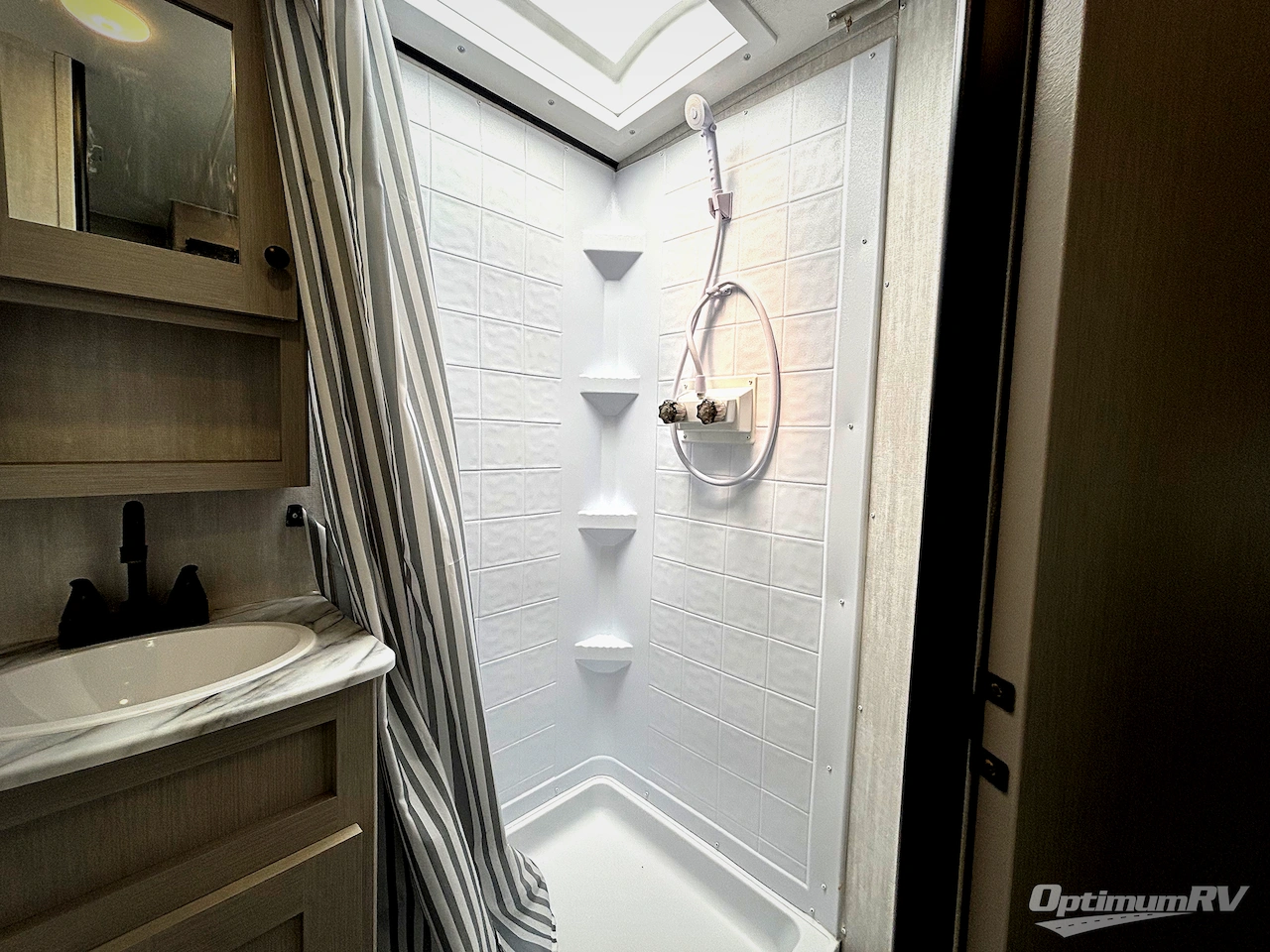 2025 Coachmen Apex Nano 221RLS Photo 12