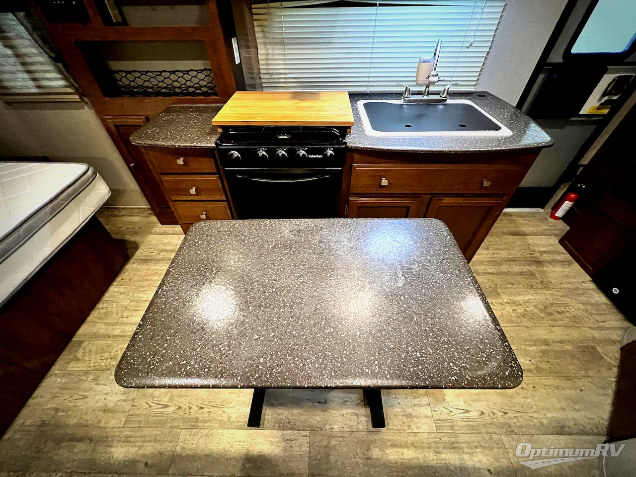 2018 Coachmen Freedom Express Ultra Lite 192RBS Photo 13
