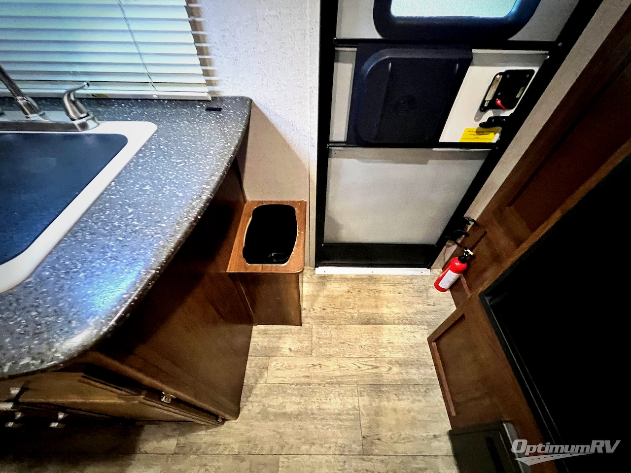 2018 Coachmen Freedom Express Ultra Lite 192RBS Photo 14
