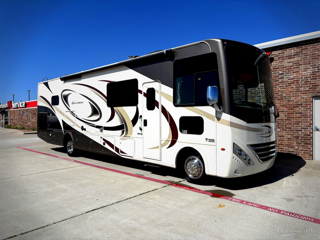 2018 Thor Hurricane 34P Photo 1