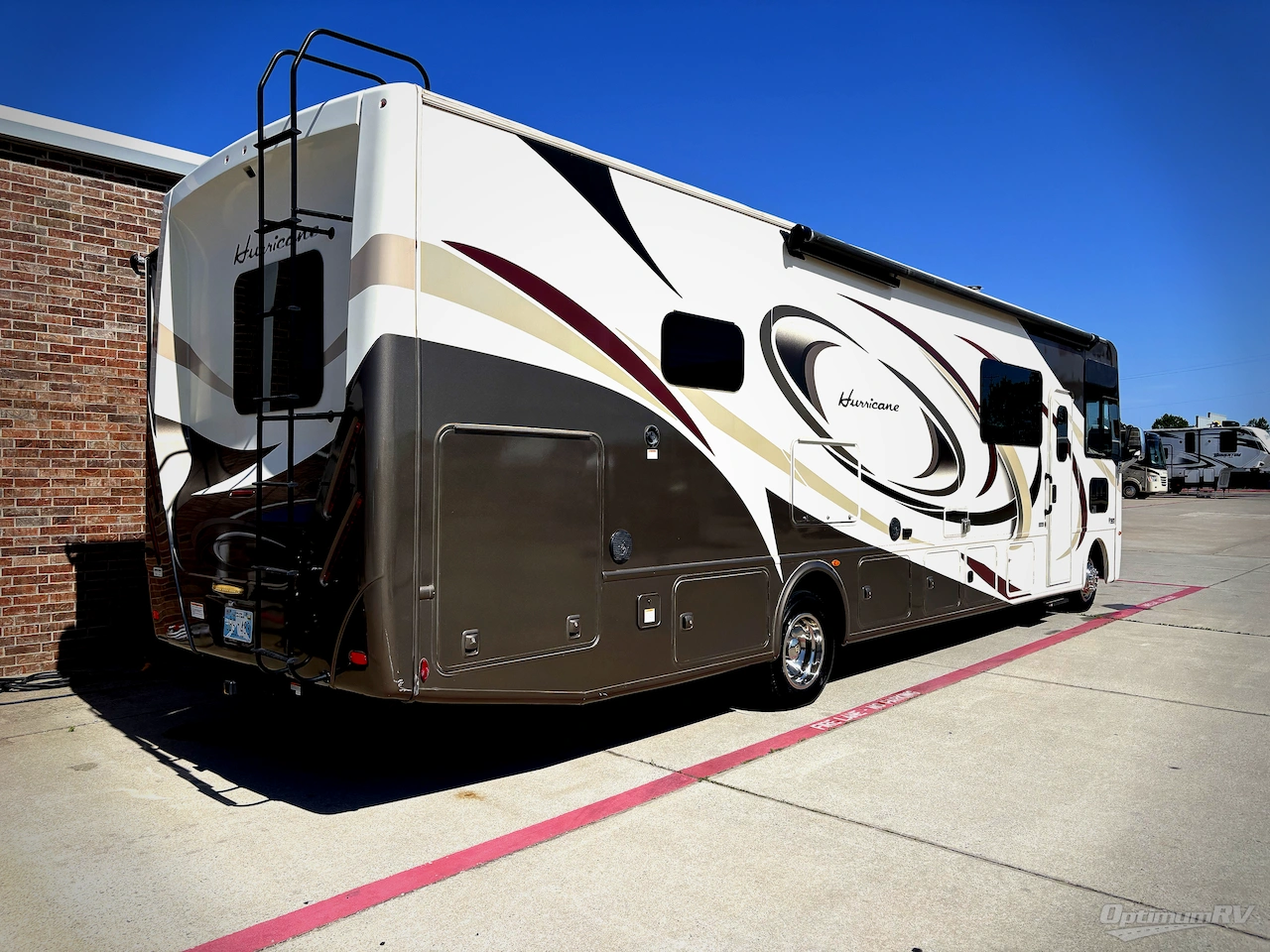 2018 Thor Hurricane 34P Photo 2