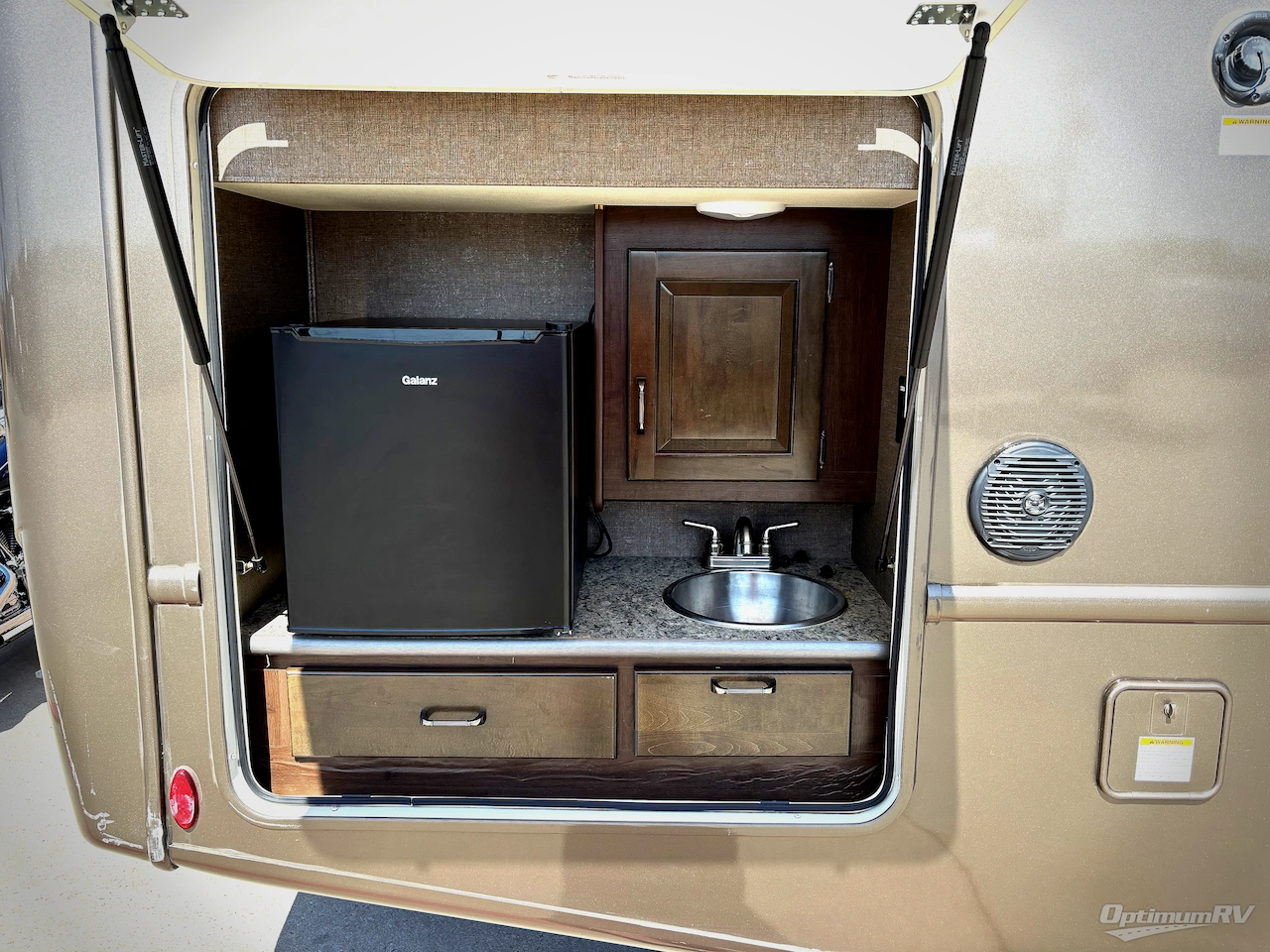 2018 Thor Hurricane 34P Photo 3