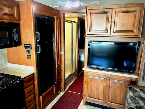 2011 Tiffin Allegro 32 CA RV Photo 3