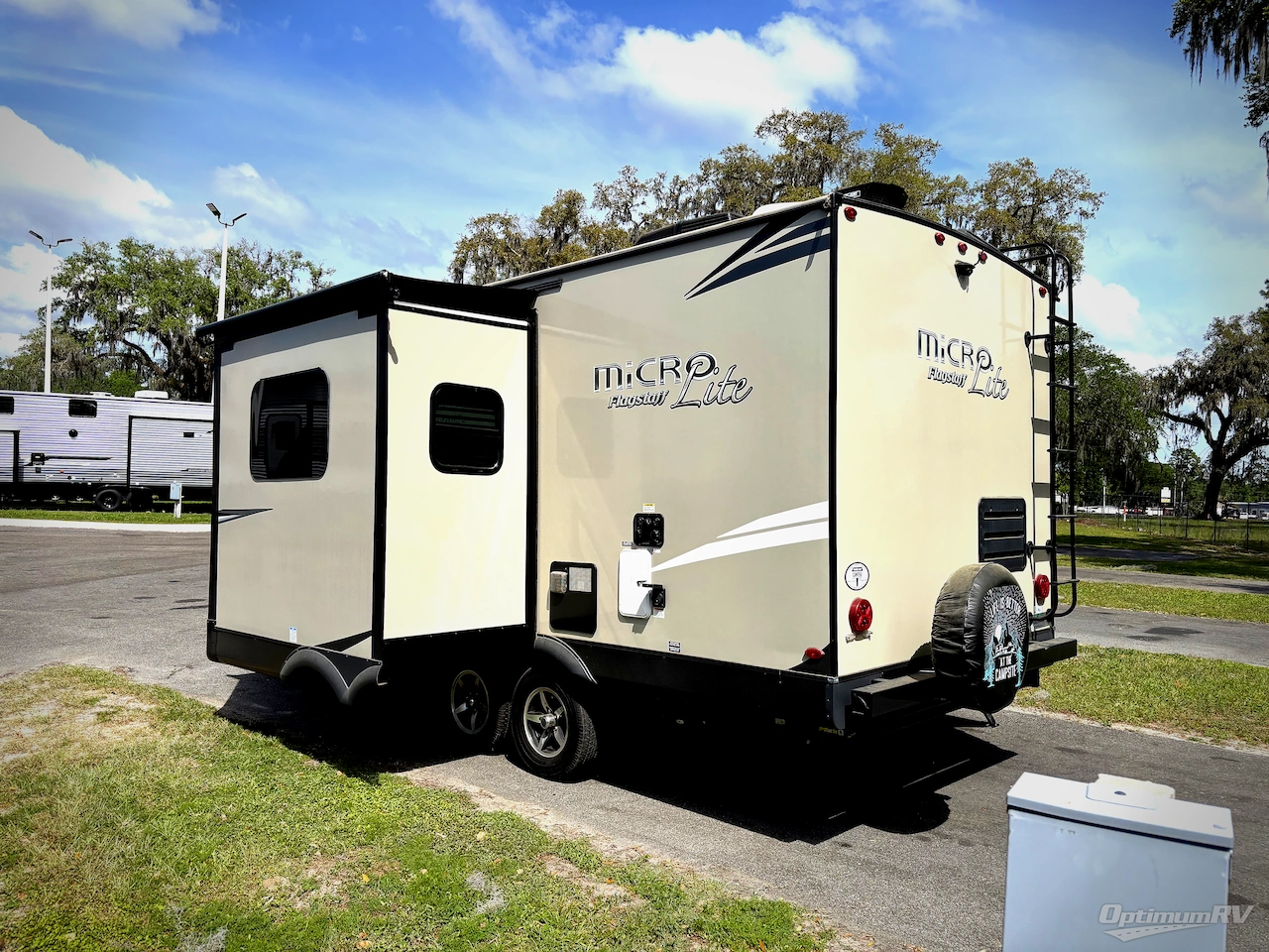 2021 Forest River Flagstaff Micro Lite 22FBS Photo 3