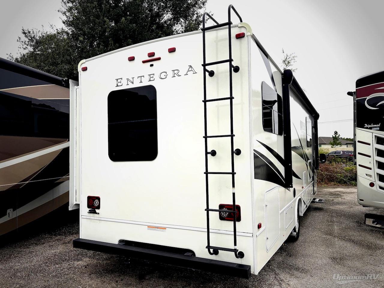 2025 Entegra Odyssey 31F Photo 2