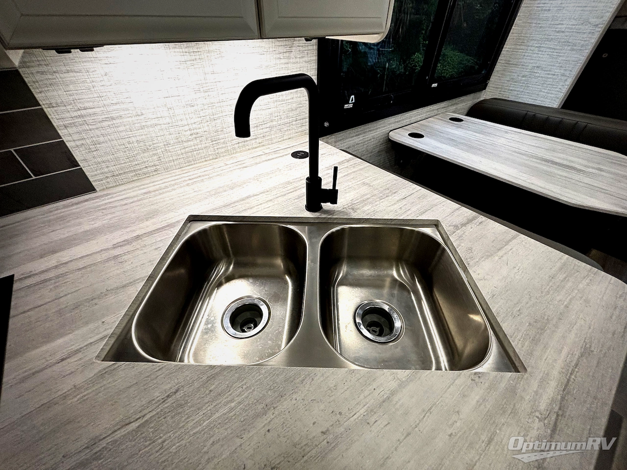 2025 Entegra Odyssey 31F Photo 10
