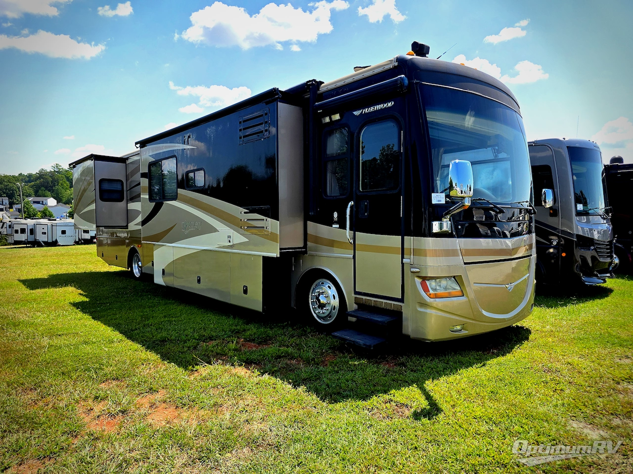 2008 Fleetwood Discovery 40X Photo 1