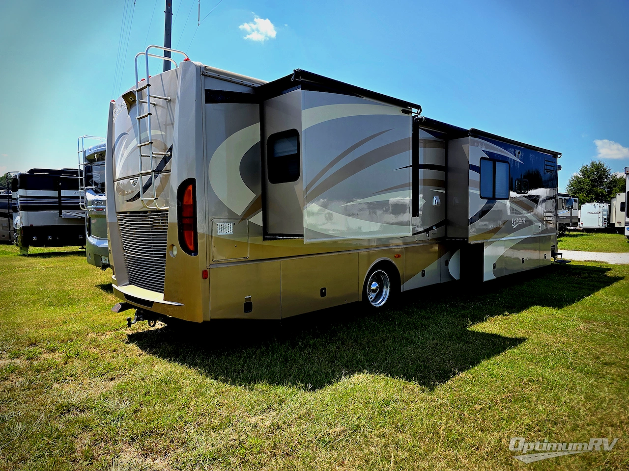 2008 Fleetwood Discovery 40X Photo 2