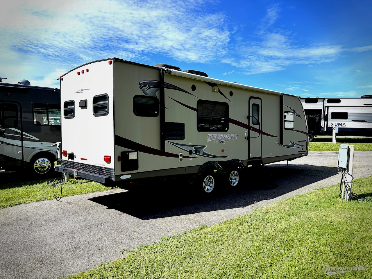 2013 Gulf Stream Streamlite XLT 27RKS Champagne Series Photo 2
