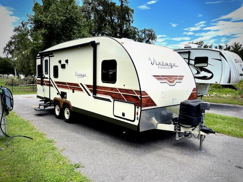 Used 2020 Gulf Stream Vintage Cruiser 23RSS Featured Photo