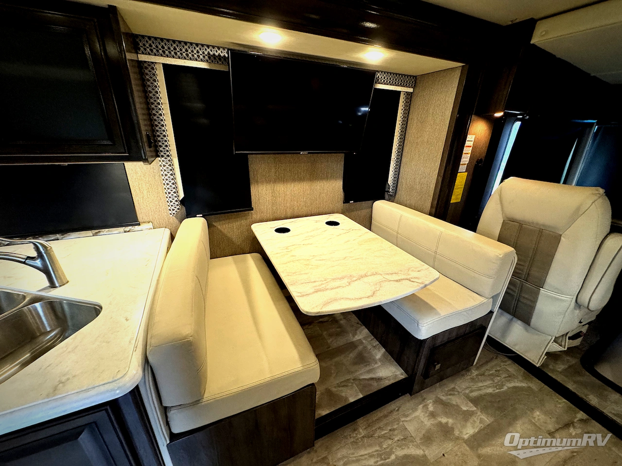 2021 Holiday Rambler Admiral 34J Photo 11