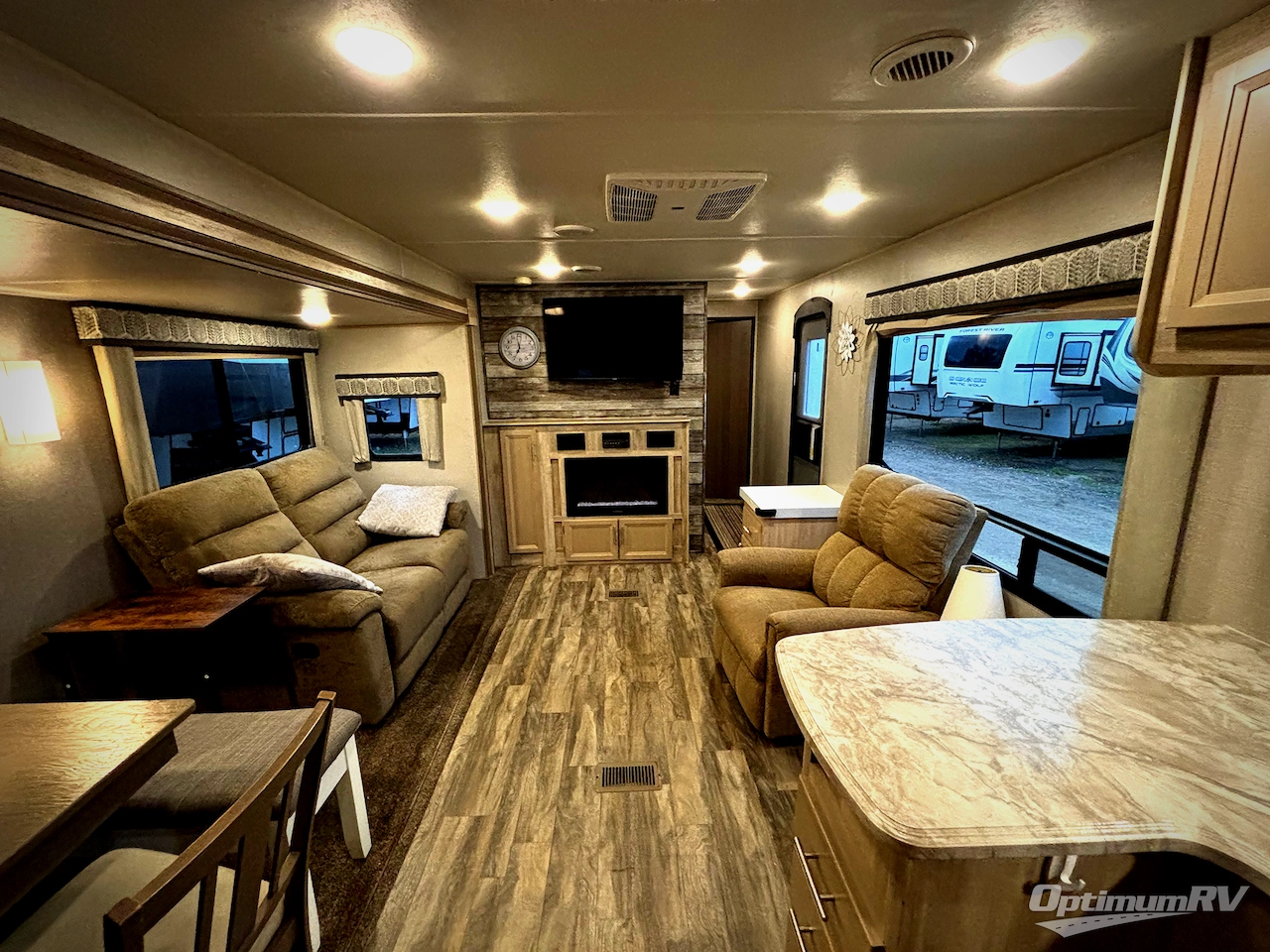 2021 Coachmen Catalina Legacy 303 RKDS Photo 4