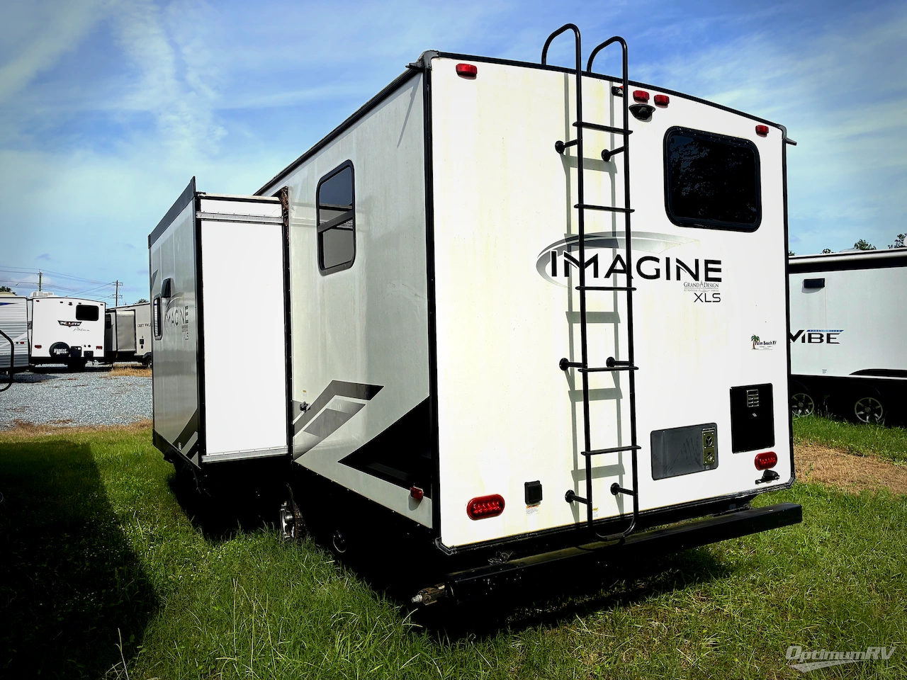 2022 Grand Design Imagine XLS 22RBE Photo 3