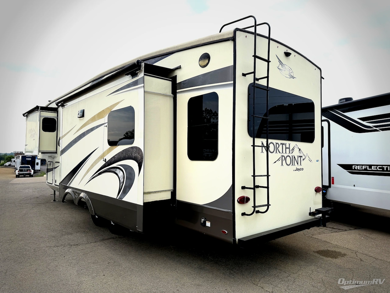 2018 Jayco North Point 315RLTS Photo 3