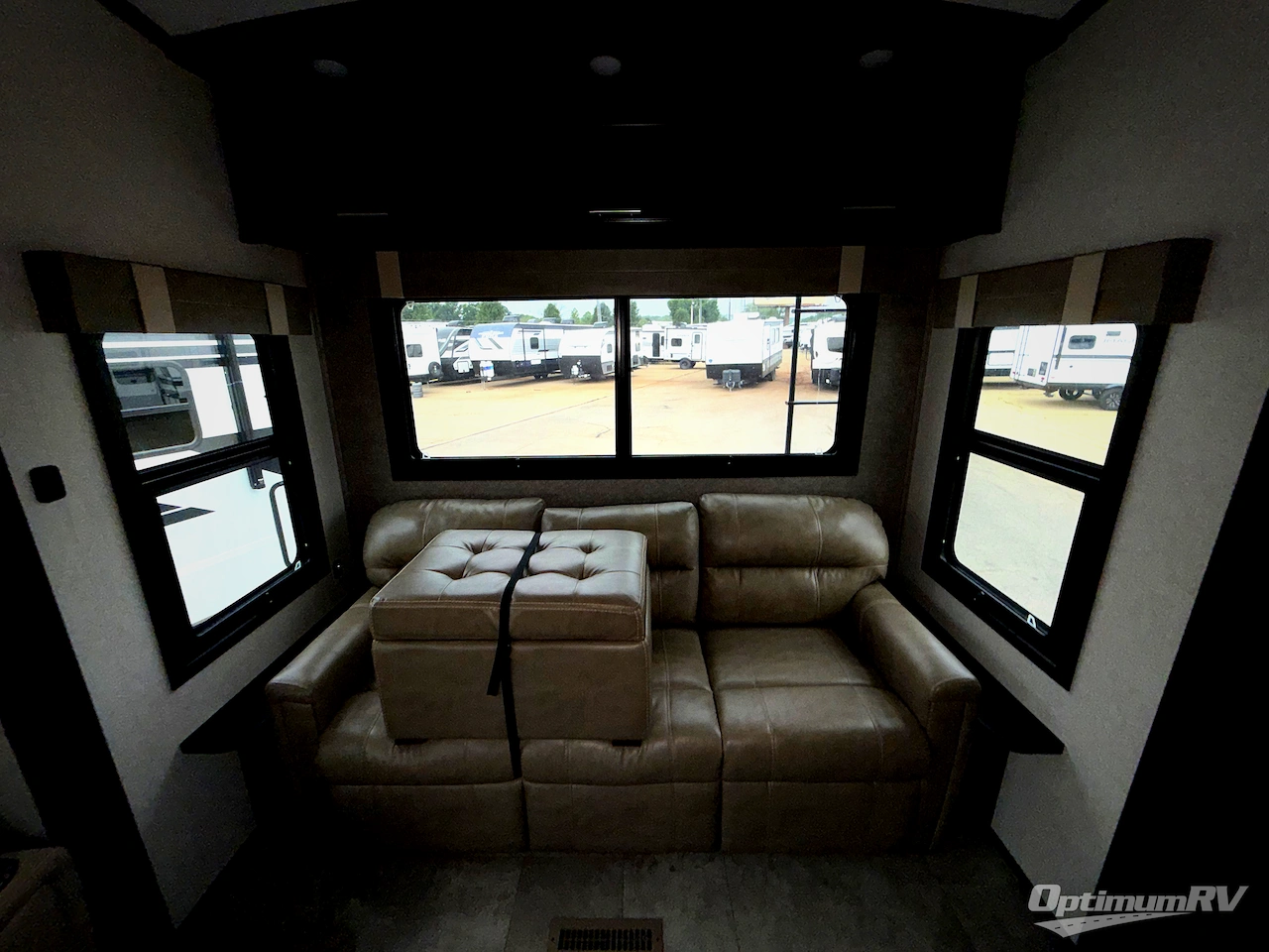 2018 Jayco North Point 315RLTS Photo 9