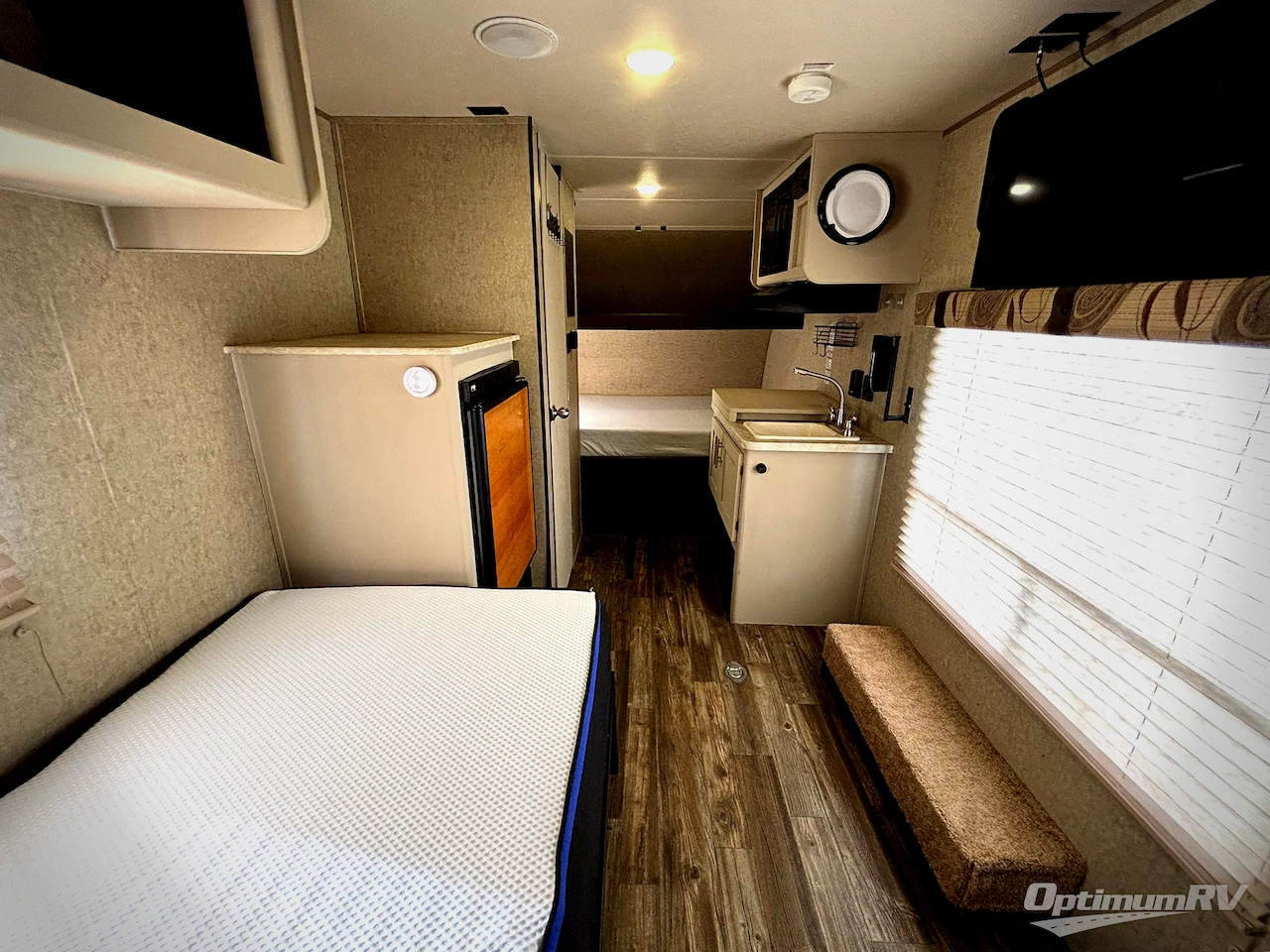 2017 Forest River Cherokee Wolf Pup 17RP Photo 5