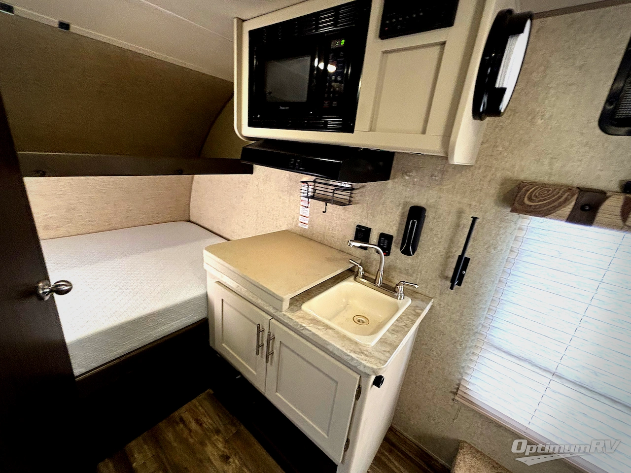 2017 Forest River Cherokee Wolf Pup 17RP Photo 13