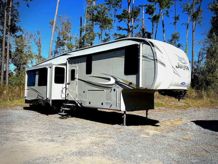 2018 Jayco Eagle 321RSTS RV Photo 1