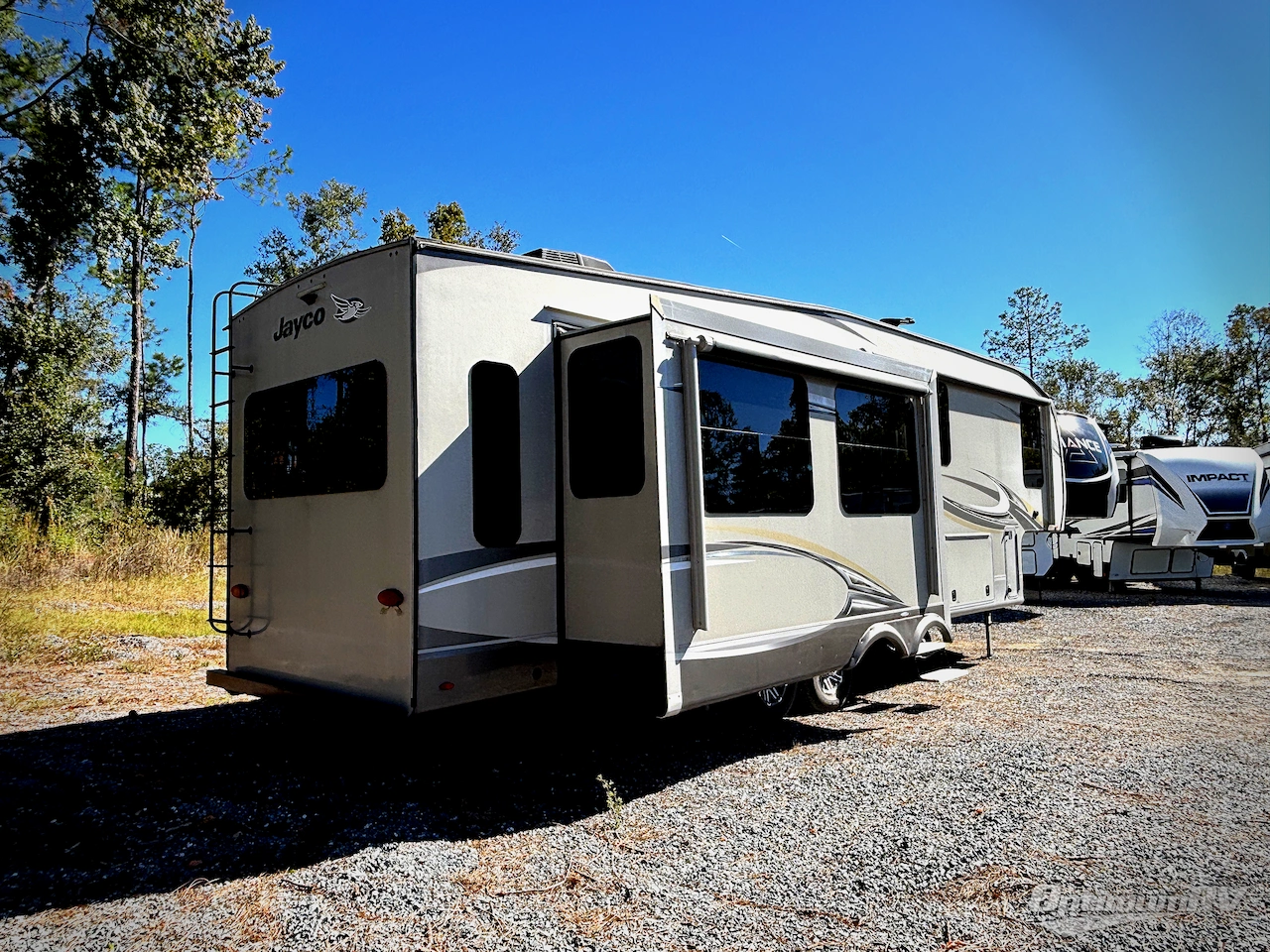 2018 Jayco Eagle 321RSTS Photo 2