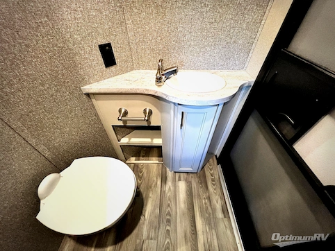 2022 Highland Ridge Roamer RF364BHS RV Photo 3