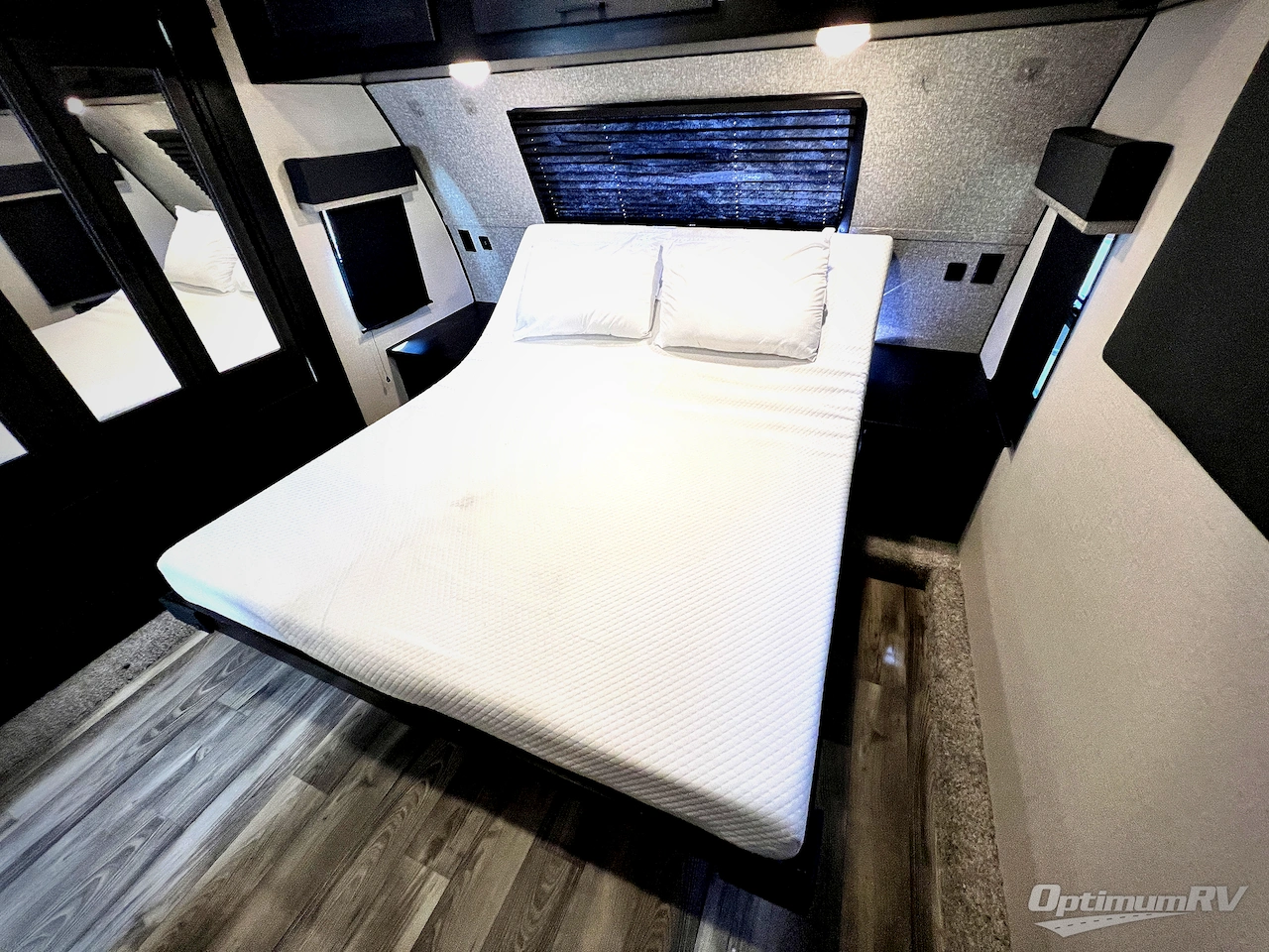 2022 Highland Ridge Roamer RF364BHS Photo 20