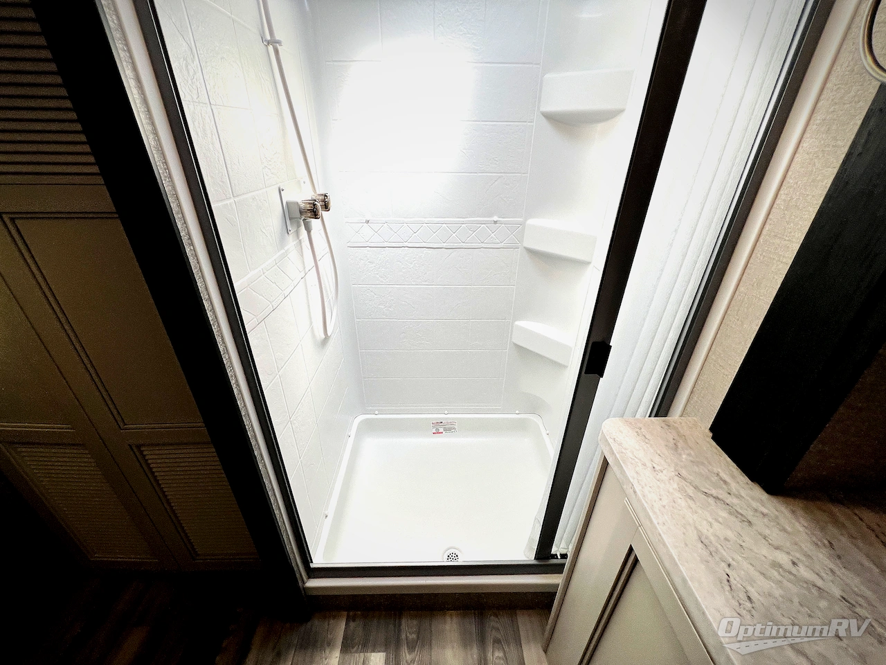 2022 Highland Ridge Roamer RF364BHS Photo 26