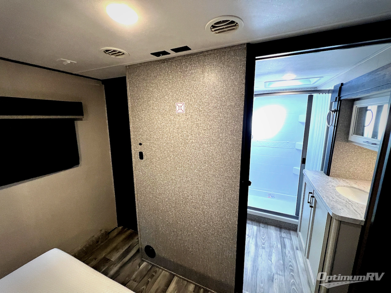 2022 Highland Ridge Roamer RF364BHS Photo 22