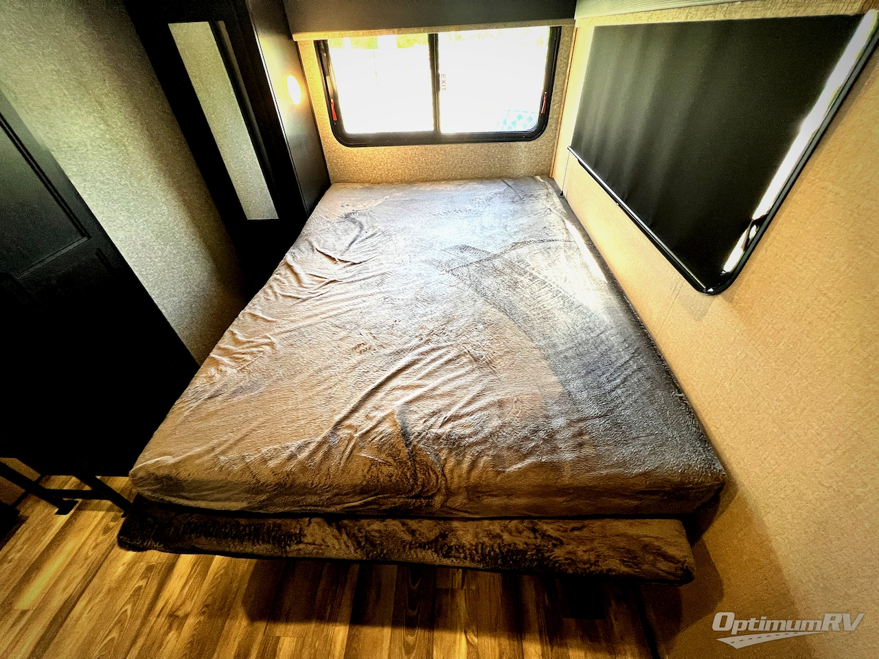 2022 Highland Ridge Roamer RF364BHS Photo 13