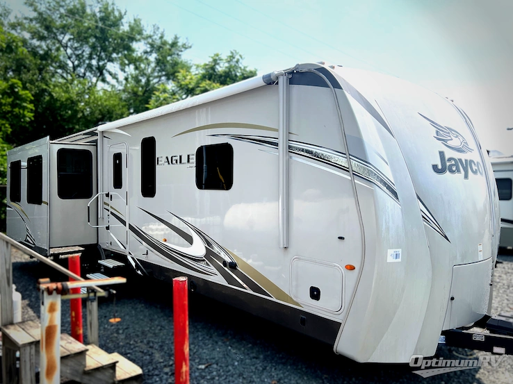 2017 Jayco Eagle 338RETS RV Photo 1
