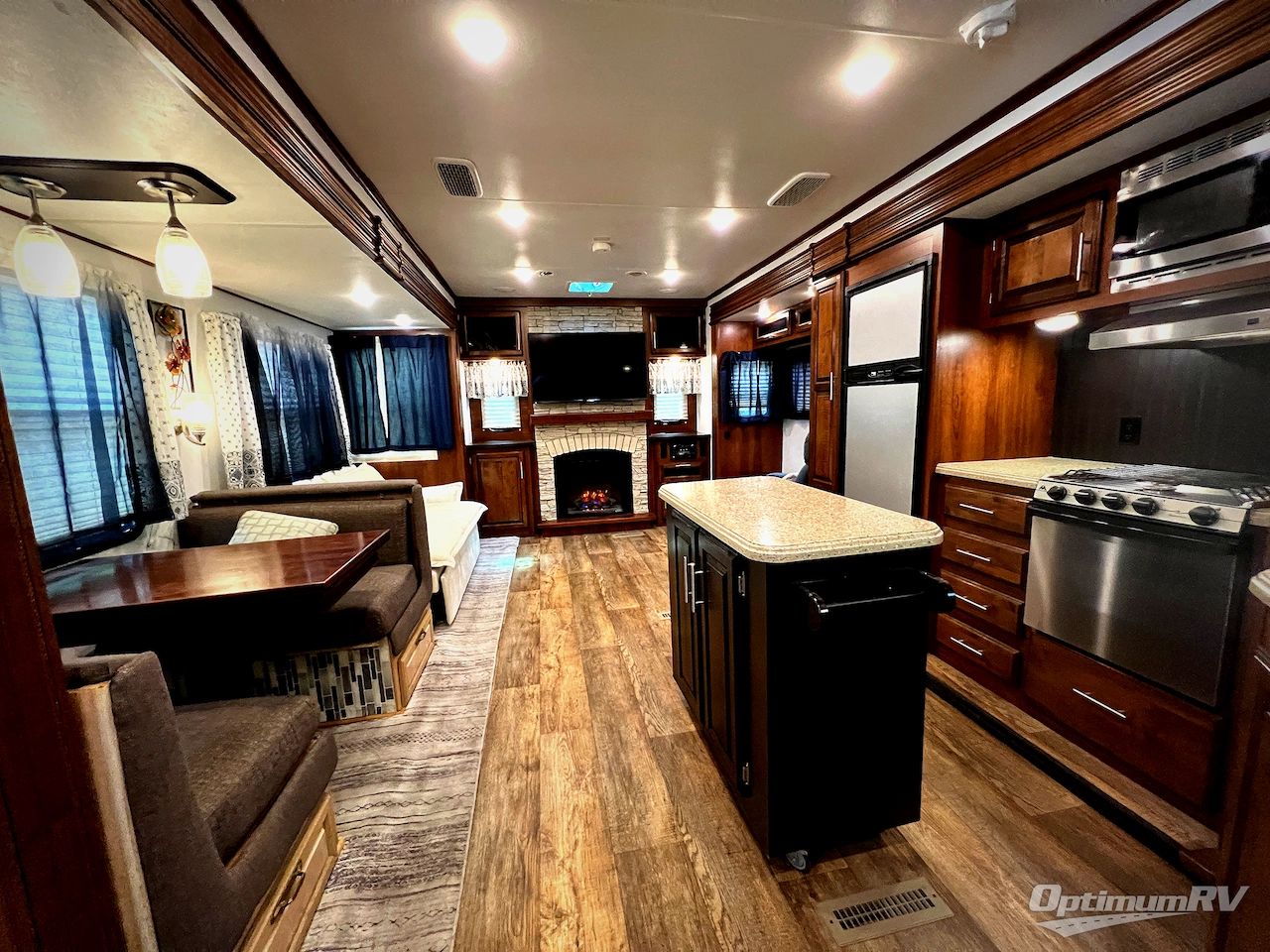 2017 Jayco Eagle 338RETS Photo 3
