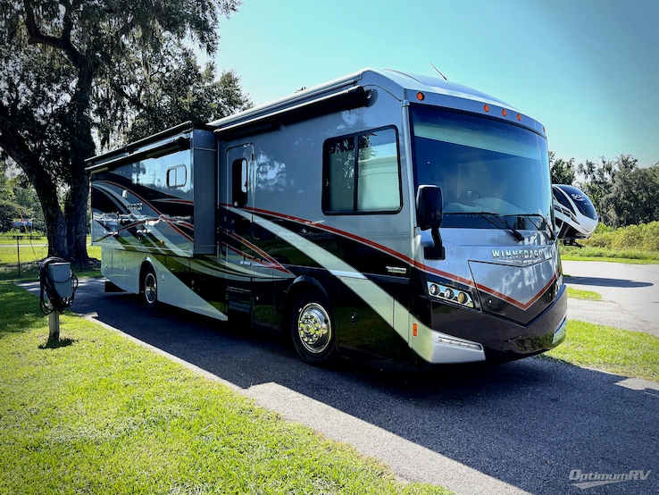 2017 Winnebago Forza 34T RV Photo 1