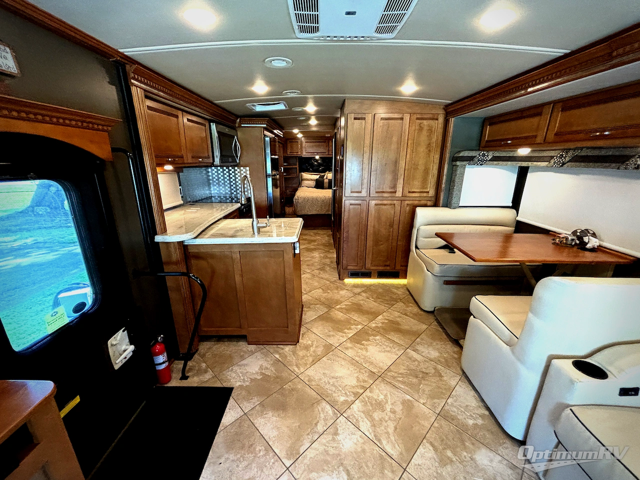 2017 Winnebago Forza 34T Photo 4