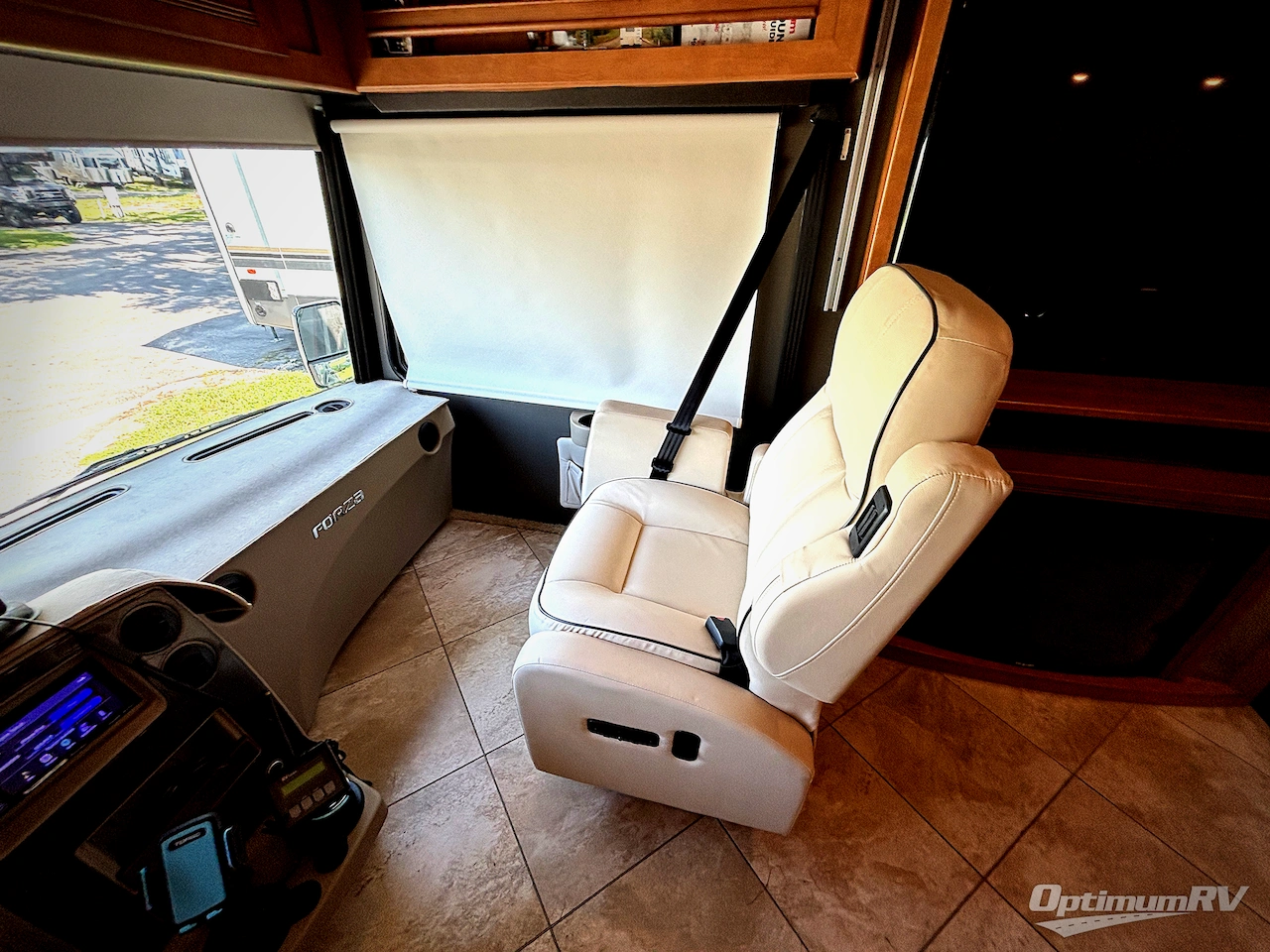 2017 Winnebago Forza 34T Photo 9