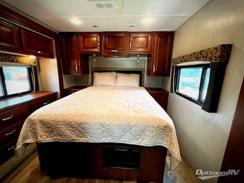 2018 Forest River Legacy SR 340 340BH RV Photo 4