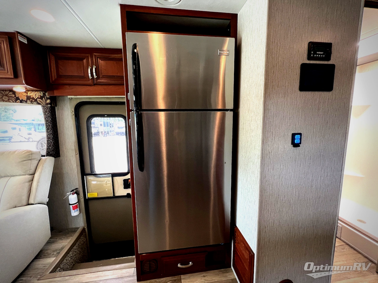 2018 Forest River Legacy SR 340 340BH Photo 13