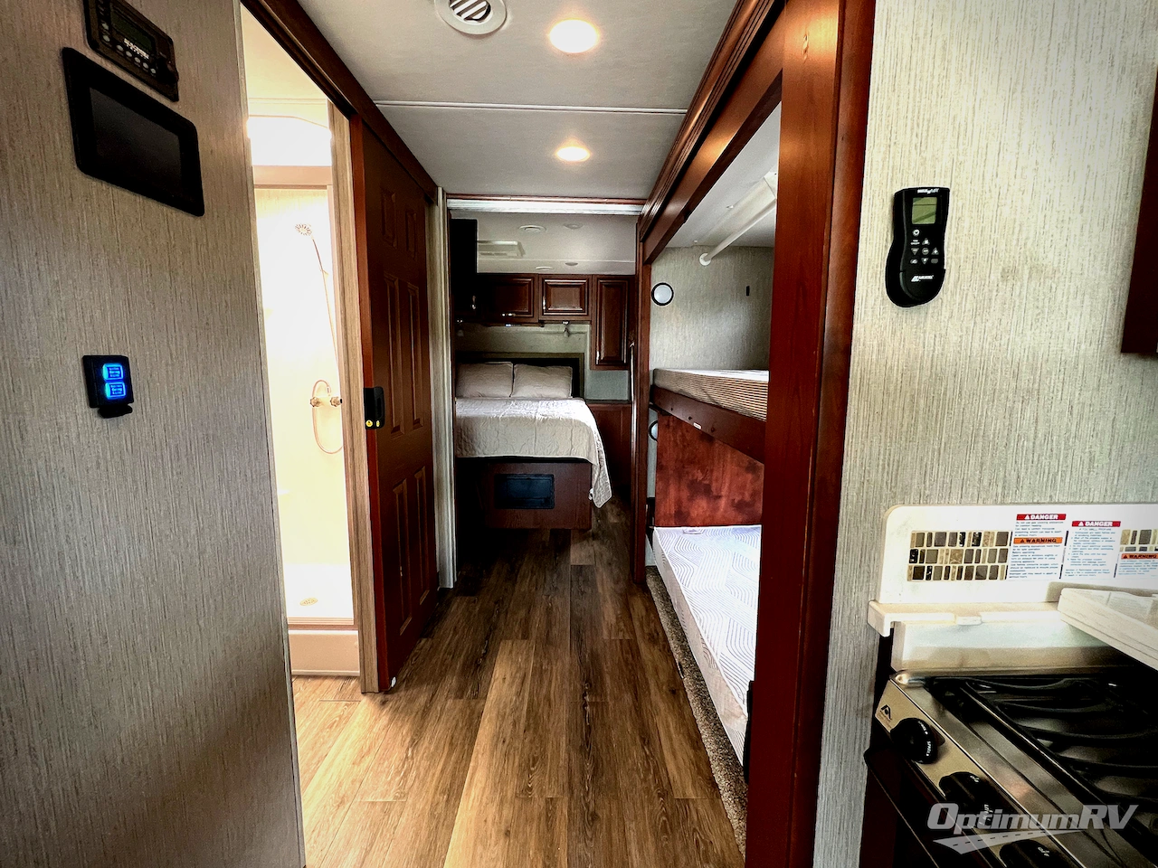 2018 Forest River Legacy SR 340 340BH Photo 14