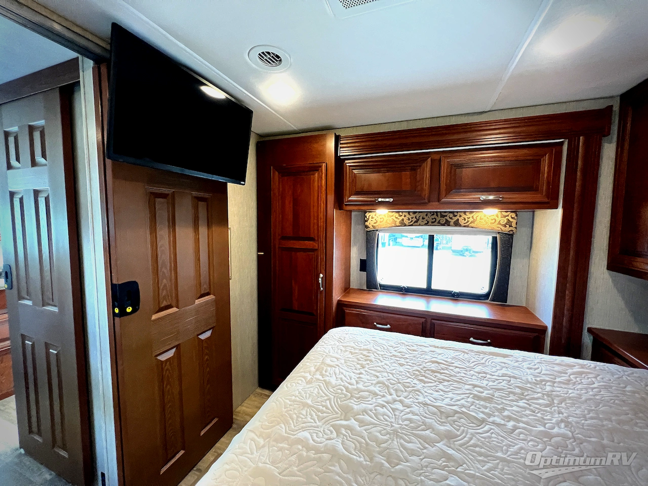 2018 Forest River Legacy SR 340 340BH Photo 17