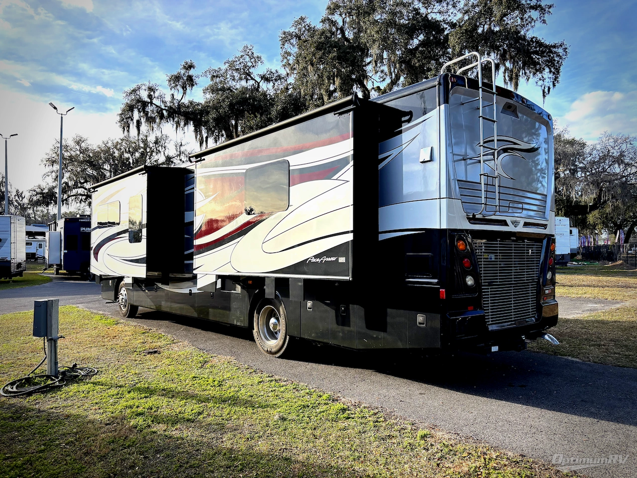 2017 Fleetwood Pace Arrow LXE 38F Photo 2